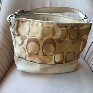 Signature coach bag. Great condition. Barely used